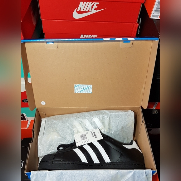 ADIDAS SUPERSTAR TRIPLE BLACK MEN'S US SIZE 11.5 BRAND NEW IN BOX - Picture 4 of 8